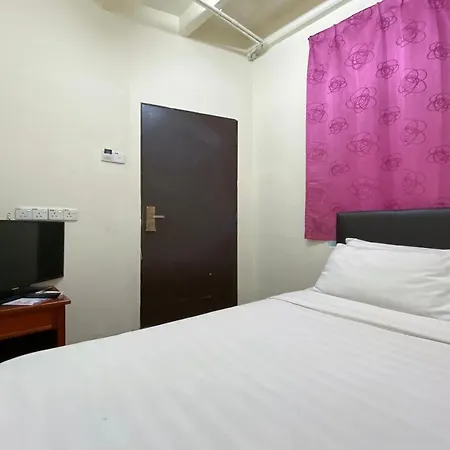 Spot On 89673 Good Friend Hotel